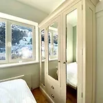 Brand-new, W/ Views באד גסטיין