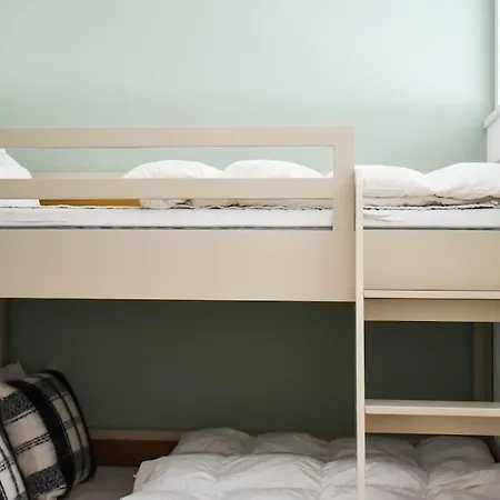 شقة Brand-new, W/ Views *